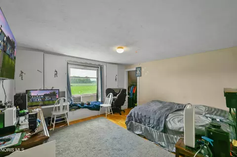 Bedroom - 11176 County Road 6-75, Montpelier, OH 43543 photo 3 of 10