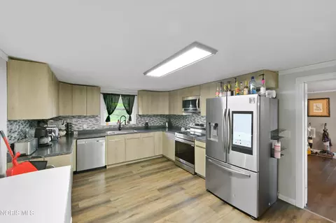 Kitchen - 11176 County Road 6-75, Montpelier, OH 43543 photo 1 of 1