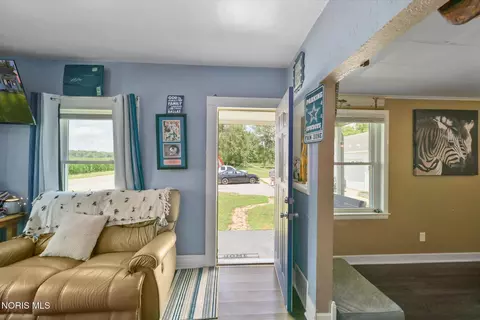 Entry Way - 11176 County Road 6-75, Montpelier, OH 43543 photo 1 of 4