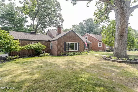 4444 Woodmont Rd, Toledo, OH 43613