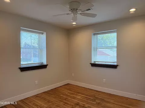 Bedroom - 314 E 316 E Hardin St, Findlay, OH 45840 photo 3 of 7