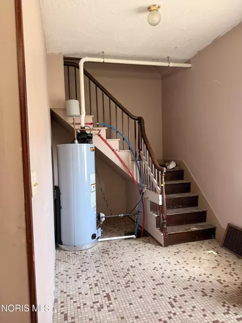 Entry Way - 314 E 316 E Hardin St, Findlay, OH 45840 photo 1 of 1