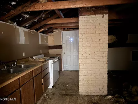 Kitchen - 314 E 316 E Hardin St, Findlay, OH 45840 photo 7 of 7