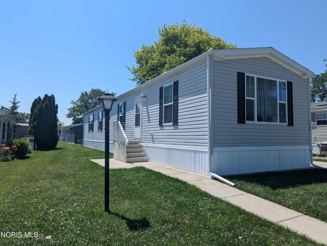 1727 S Morningside Dr #1727, Port Clinton, OH 43452