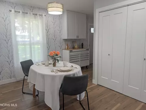 Dining - 349 Summit St, Upper Sandusky, OH 43351 photo 2 of 2