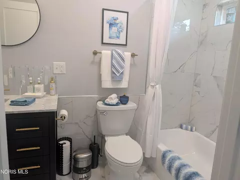 Bath - 349 Summit St, Upper Sandusky, OH 43351 photo 2 of 2