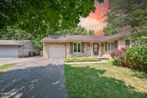 3241 Woodbrook Rd, Toledo, OH 43617