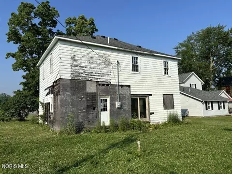 217 Elm St, Deshler, OH 43516 photo 2