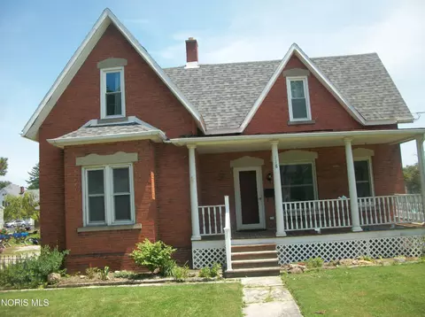 118 Brooklyn St, Oak Harbor, OH 43449