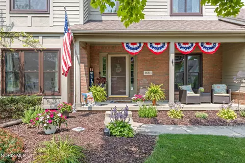 26311 Laurel Ln, Perrysburg, OH 43551