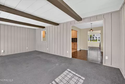 Living - 2811 Castleton Ave, Toledo, OH 43613 photo 7 of 8