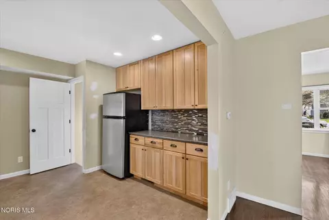 Kitchen - 2811 Castleton Ave, Toledo, OH 43613 photo 6 of 6
