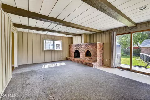 Living - 2811 Castleton Ave, Toledo, OH 43613 photo 5 of 8