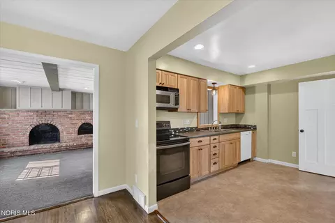 Other - 2811 Castleton Ave, Toledo, OH 43613 photo 5 of 11