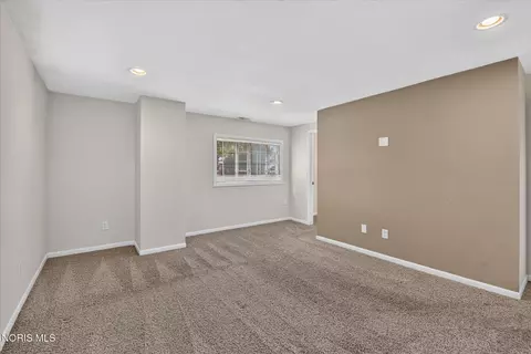 Living - 2811 Castleton Ave, Toledo, OH 43613 photo 8 of 8