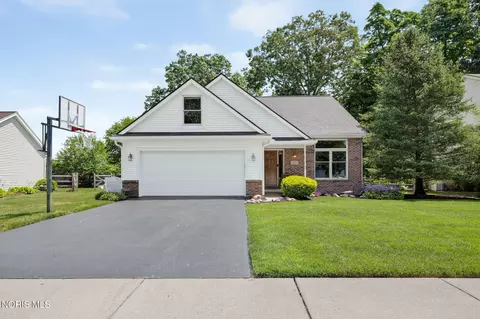 3716 Hampstead Dr, Sylvania, OH 43560