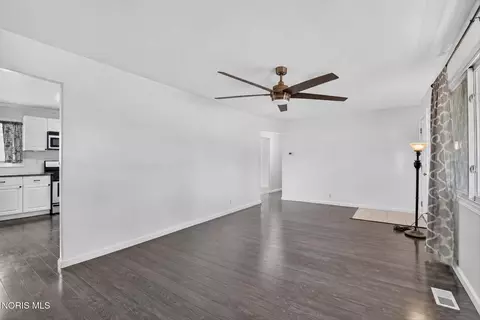 103 Independence Rd, Toledo, OH 43607 photo 12