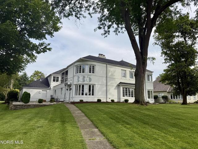 335 Riverside Dr, Rossford, OH 43460