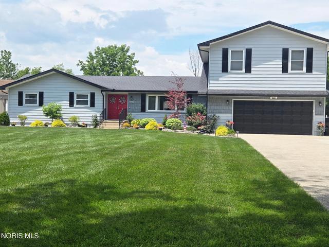 25283 Thompson Rd, Perrysburg, OH 43551