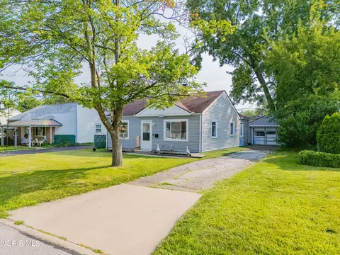 1034 Cady St, Maumee, OH 43537