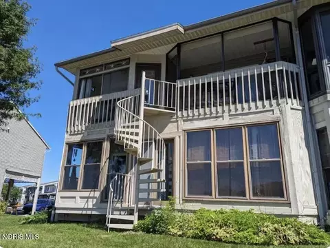 6342 N Harris Harbor Dr, Oak Harbor, OH 43449