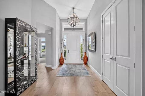 Entry Way - 5757 Waterville-monclova Rd, Waterville, OH 43566 photo 3 of 5