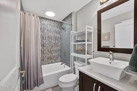 Bath - 5757 Waterville-monclova Rd, Waterville, OH 43566 photo 5 of 5
