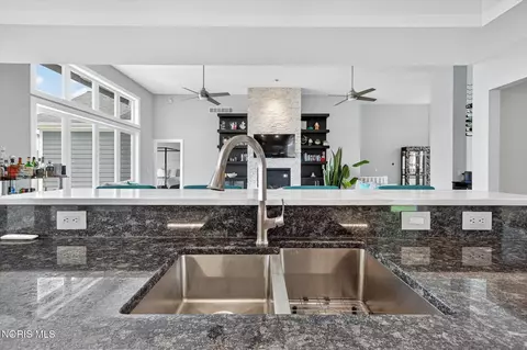 Kitchen - 5757 Waterville-monclova Rd, Waterville, OH 43566 photo 3 of 3