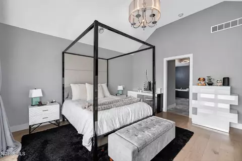 Bedroom - 5757 Waterville-monclova Rd, Waterville, OH 43566 photo 2 of 6