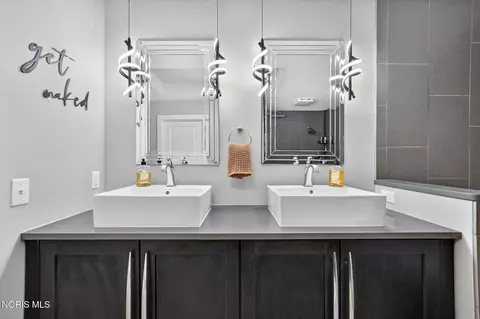 Bath - 5757 Waterville-monclova Rd, Waterville, OH 43566 photo 4 of 5