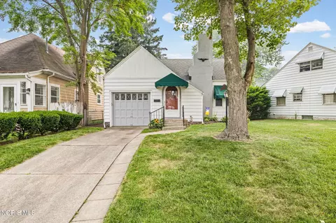 1430 Schuyler Rd, Toledo, OH 43612
