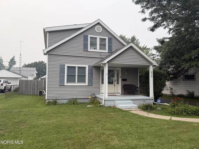 838 Custer Dr, Toledo, OH 43612