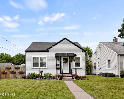 2566 Ivy Pl, Toledo, OH 43613