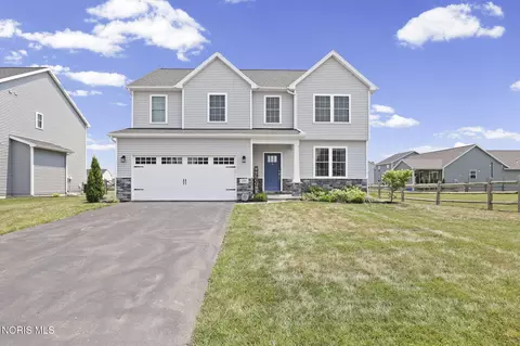 159 Valley Hall Dr, Perrysburg, OH 43551