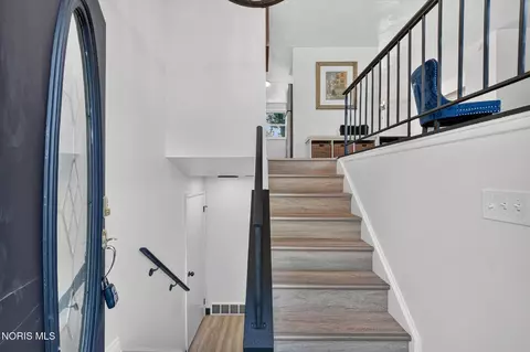 Entry Way - 3825 Whitegate Dr, Toledo, OH 43607 photo 1 of 3
