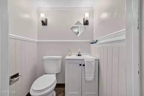 Bath - 3825 Whitegate Dr, Toledo, OH 43607 photo 3 of 3