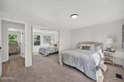 Bedroom - 3825 Whitegate Dr, Toledo, OH 43607 photo 2 of 4