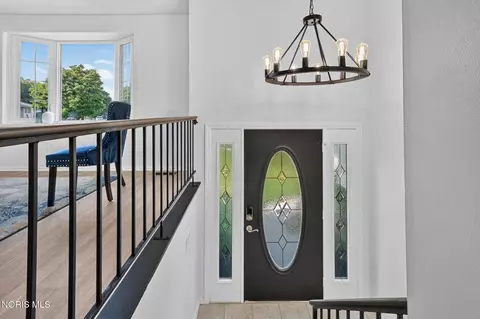 Entry Way - 3825 Whitegate Dr, Toledo, OH 43607 photo 2 of 3