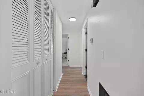 Entry Way - 3825 Whitegate Dr, Toledo, OH 43607 photo 3 of 3