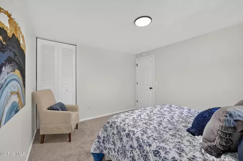 Bedroom - 3825 Whitegate Dr, Toledo, OH 43607 photo 4 of 4