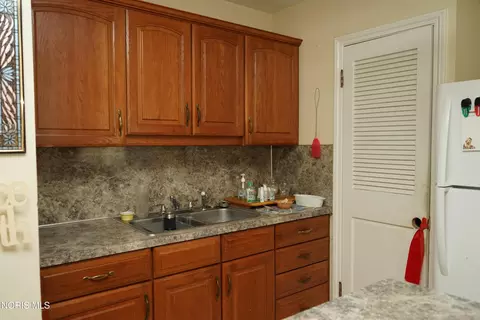 Kitchen - 814 Cuthbert Rd, Toledo, OH 43607 photo 2 of 3