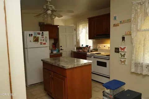 Kitchen - 814 Cuthbert Rd, Toledo, OH 43607 photo 1 of 3