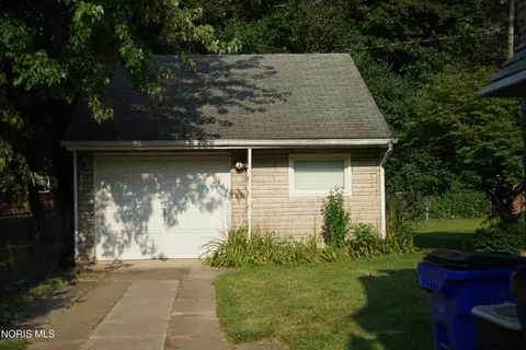 Exterior - 814 Cuthbert Rd, Toledo, OH 43607 photo 3 of 5