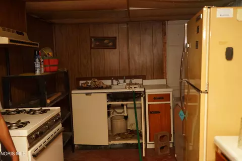 Kitchen - 814 Cuthbert Rd, Toledo, OH 43607 photo 3 of 3