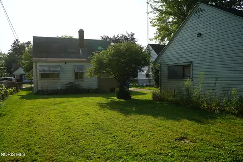 Exterior - 814 Cuthbert Rd, Toledo, OH 43607 photo 4 of 5