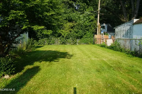Exterior - 814 Cuthbert Rd, Toledo, OH 43607 photo 5 of 5