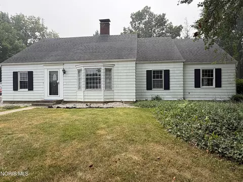 225 W High St, Hicksville, OH 43526