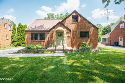951 Mulberry St, Perrysburg, OH 43551