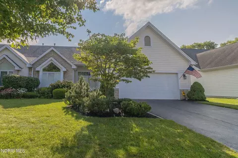4854 Marble Cliff Blvd, Sylvania, OH 43560