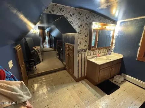 Entry Way - 109 E Catherine St, West Unity, OH 43570 photo 3 of 4